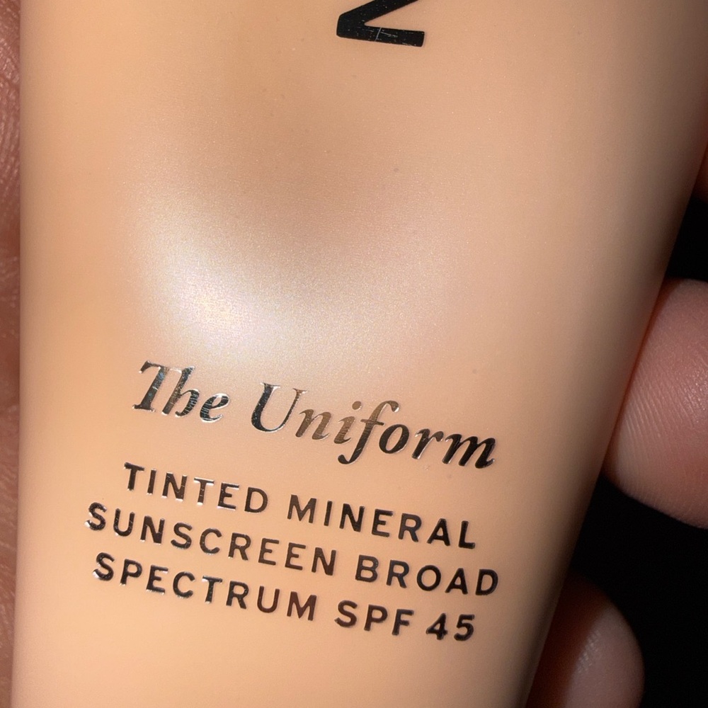 MERIT The Uniform Tinted Mineral Sunscreen - Cream color 28 - Picture 6 of 13